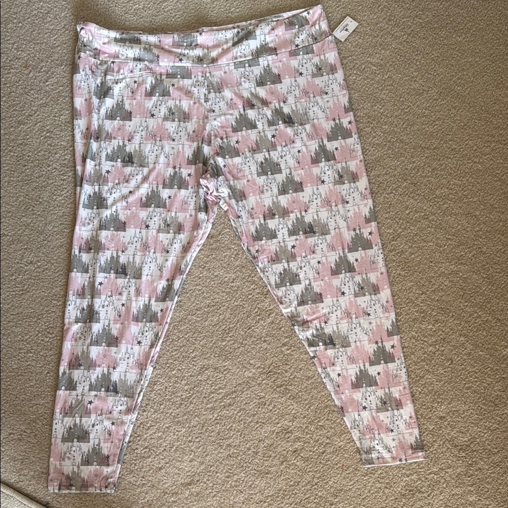 Women’s  Pink and Gray castle Patterned Leggings from Disney World 3X NWT